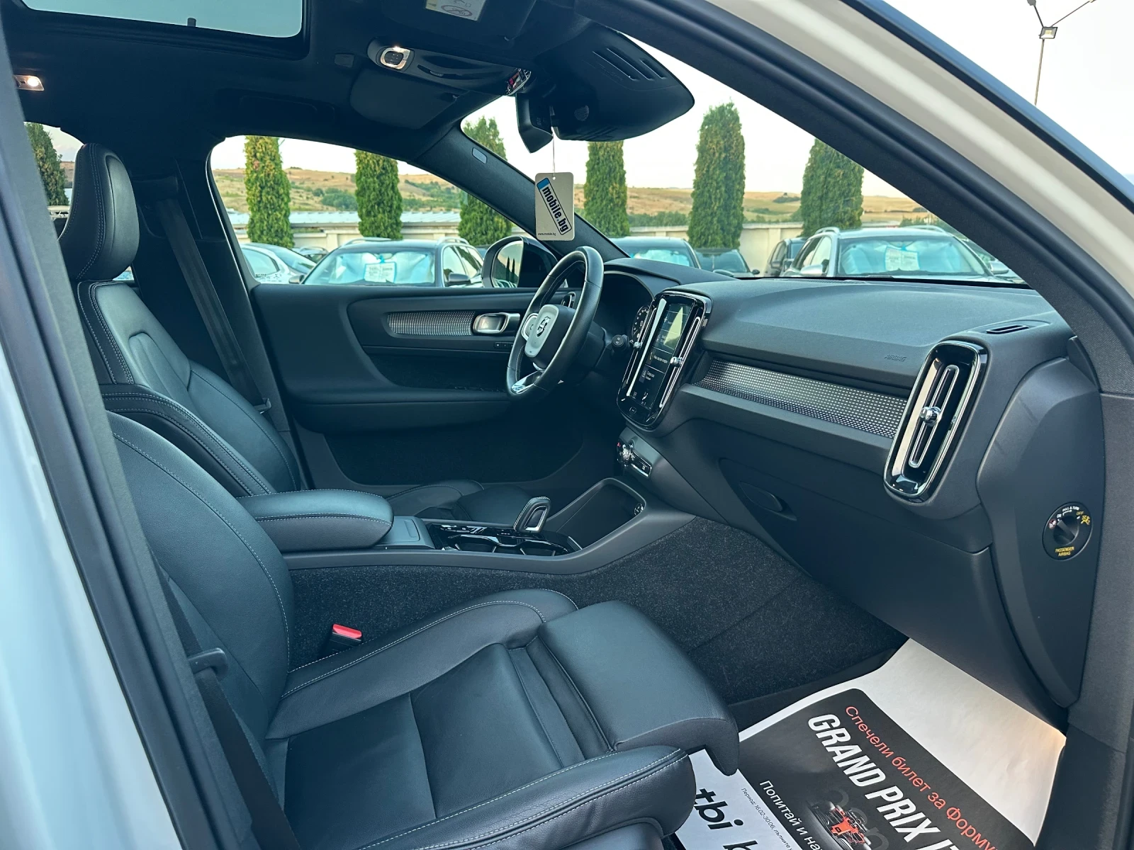 Volvo XC40 R DESIGN* DIGITAL* BLACK LINE* HARMON/KARDON* KEYL, снимка 9 - Автомобили и джипове - 55590249