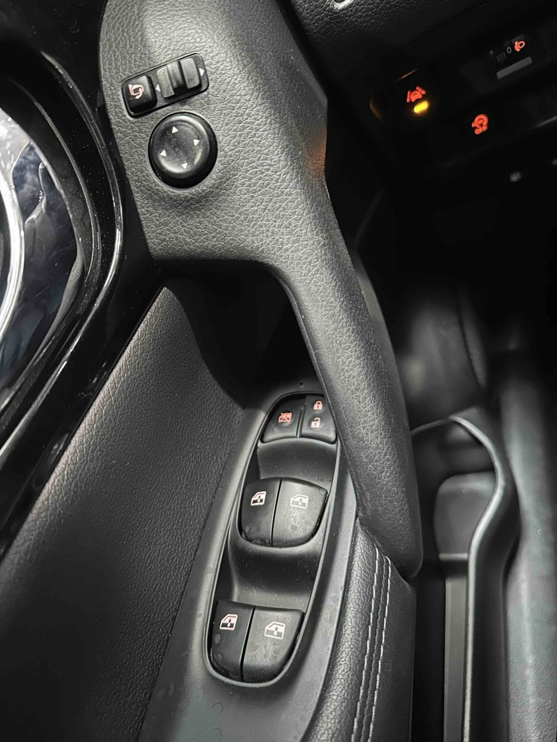 Nissan Qashqai 1.7 dCi N-Connecta, снимка 9 - Автомобили и джипове - 55613862