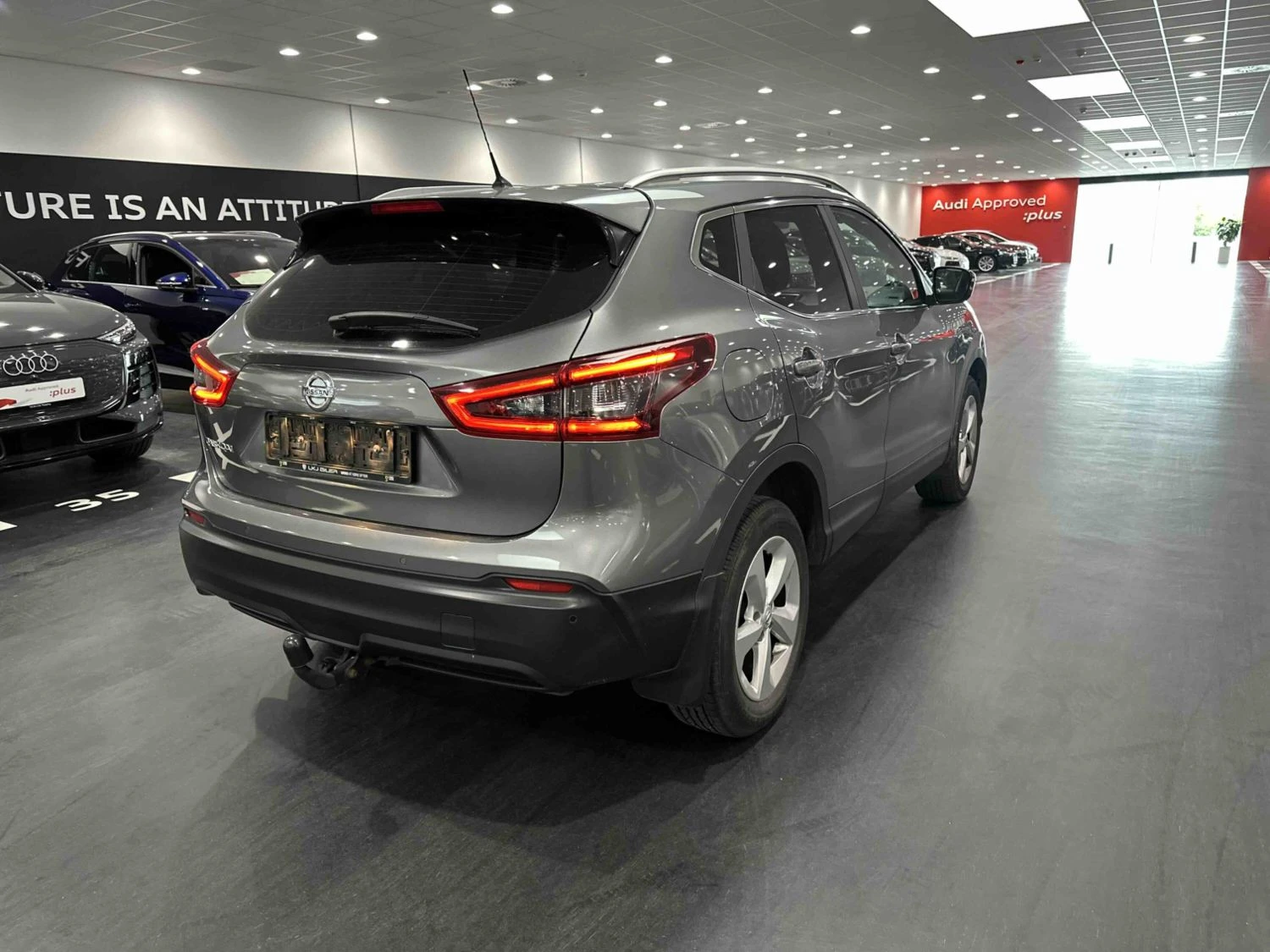 Nissan Qashqai 1.7 dCi N-Connecta, снимка 2 - Автомобили и джипове - 55613862