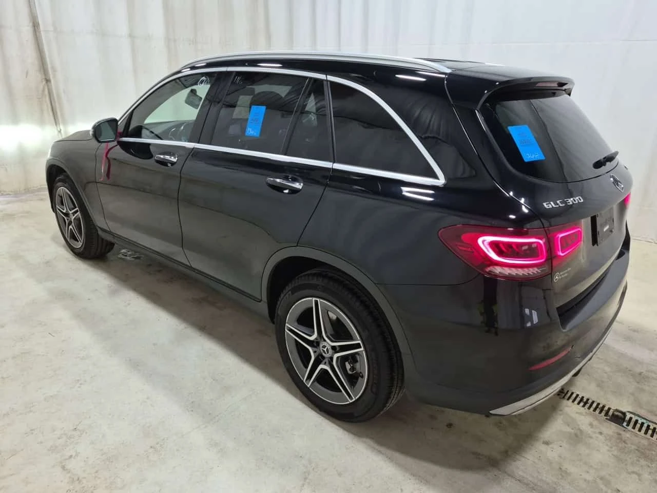 Mercedes-Benz GLC 300 АМГ ПАКЕТ/CARFAX/ПОДГРЕВ/ПАМЕТ/ПАНОРАМА/2 КЛЮЧА, снимка 5 - Автомобили и джипове - 55711836