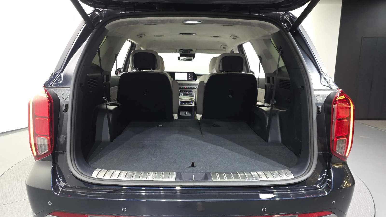 Hyundai Palisade 2023* CALLIGRAPHY* 360* HUD* ОБДУХ* МАСАЖ* DIS* КР, снимка 17 - Автомобили и джипове - 56061306