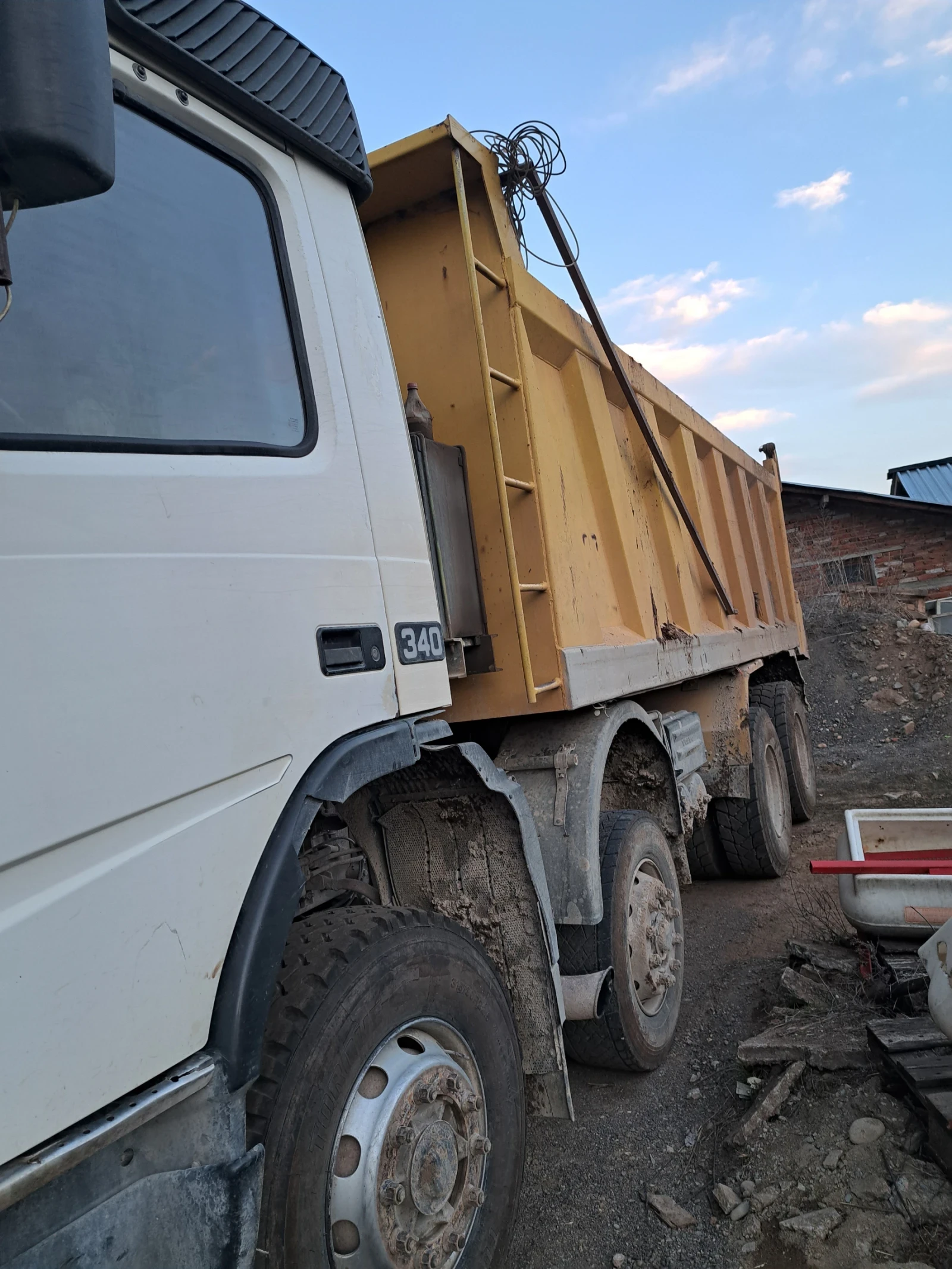 Volvo F12  - изображение 4