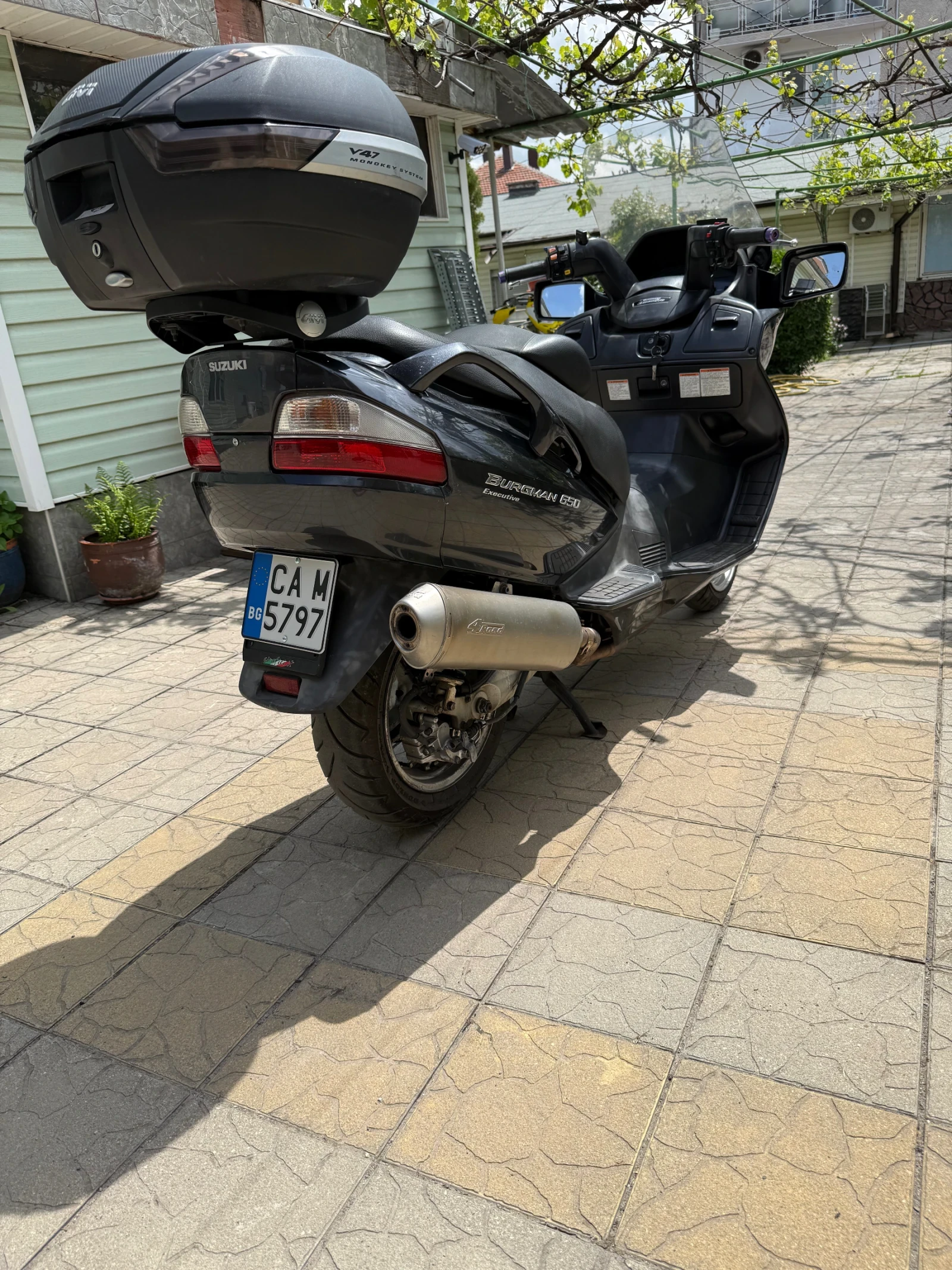 Suzuki Burgman 650 EXECUTIVE, снимка 4 - Мотоциклети и мототехника - 54503624