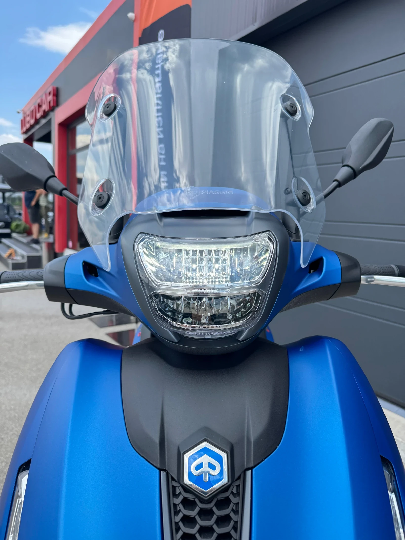 Piaggio Beverly S-300HPE-ABS-ASR-LED-КАТО НОВ!, снимка 6 - Мотоциклети и мототехника - 55068212