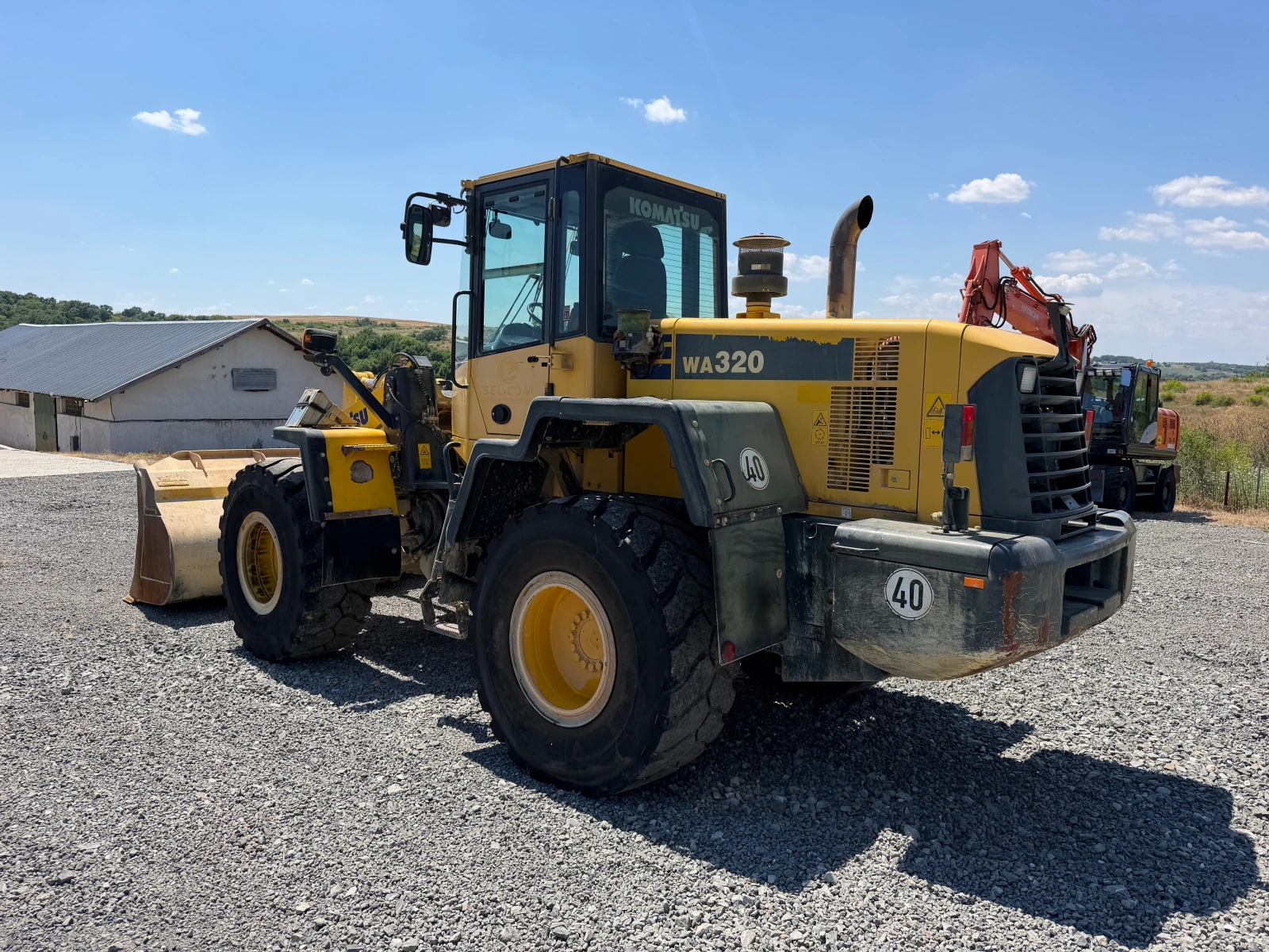 Челен товарач Komatsu WA 320 ЛИЗИНГ, снимка 5 - Индустриална техника - 54663124