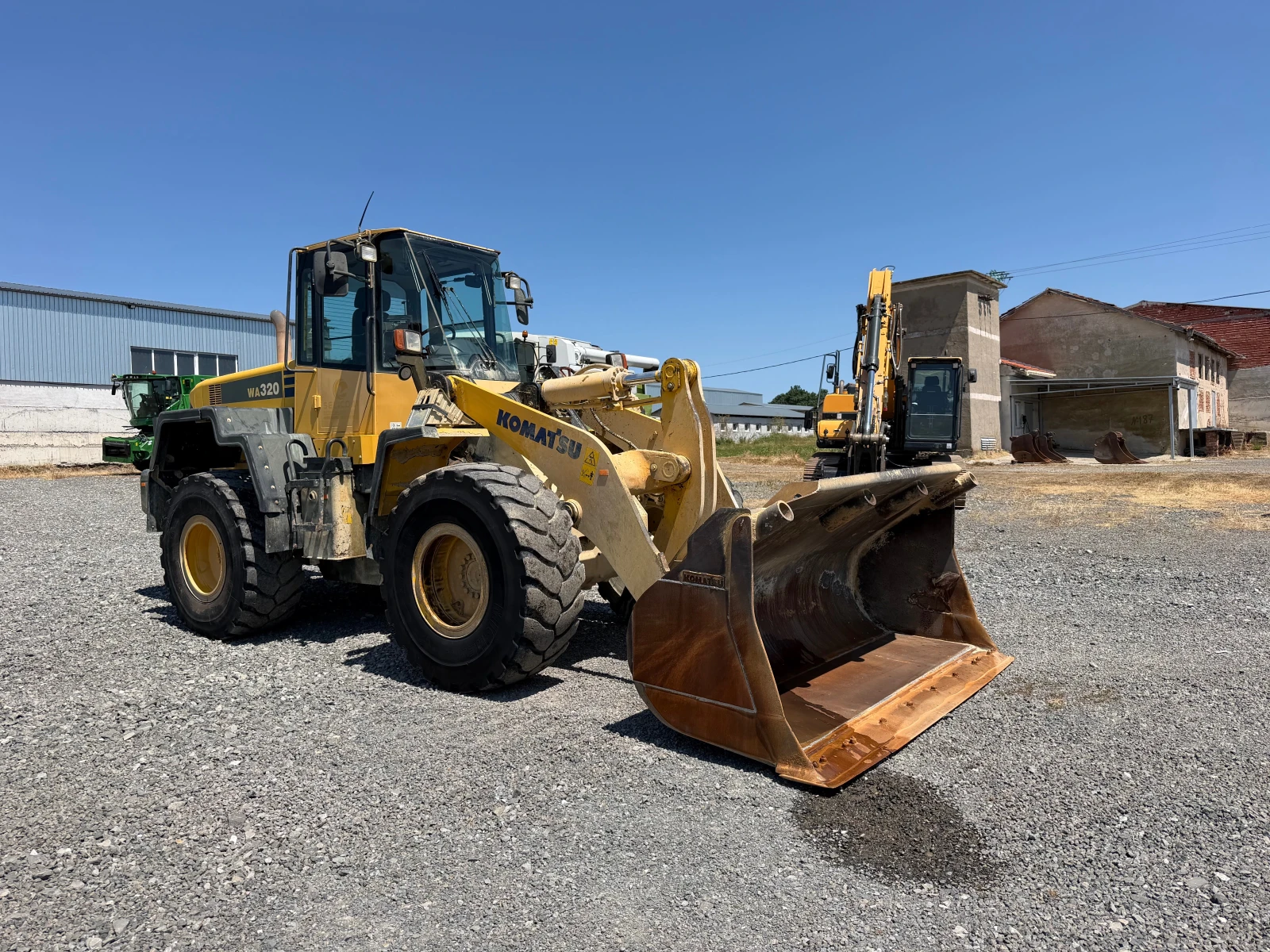 Челен товарач Komatsu WA 320 ЛИЗИНГ