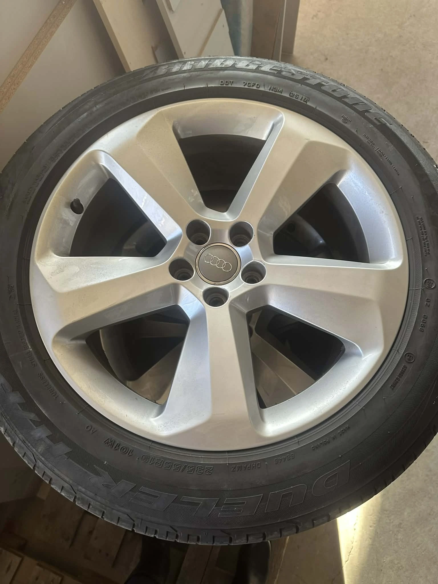 Гуми Летни 235/55R19, снимка 5 - Гуми и джанти - 53757023