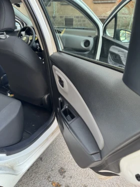 Toyota Yaris, снимка 15