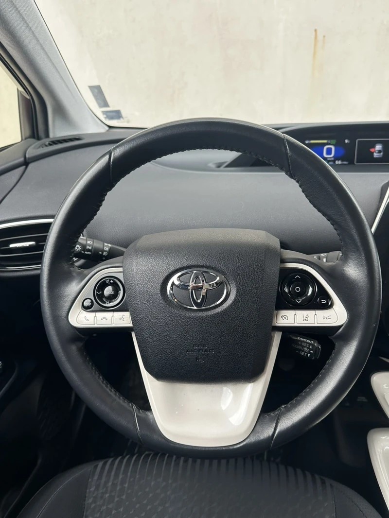 Toyota Prius 1.8 hybrid в Гаранция, снимка 8 - Автомобили и джипове - 47926523