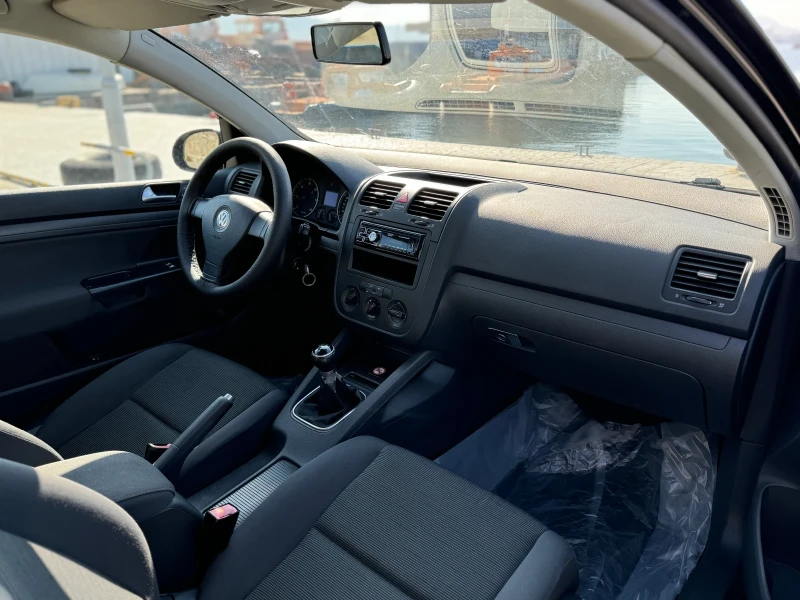 VW Golf 1.9 TDI, снимка 12 - Автомобили и джипове - 49378756