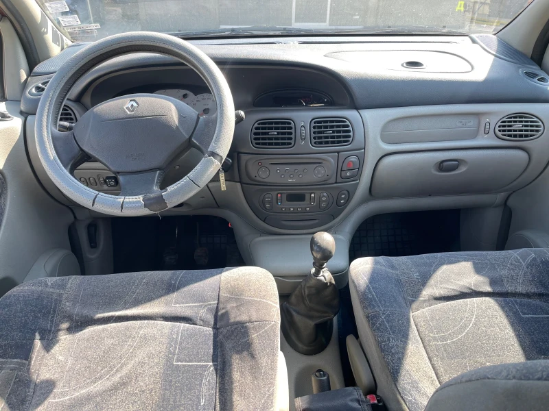 Renault Scenic Газ.Инжекцион А/С, снимка 11 - Автомобили и джипове - 49386078