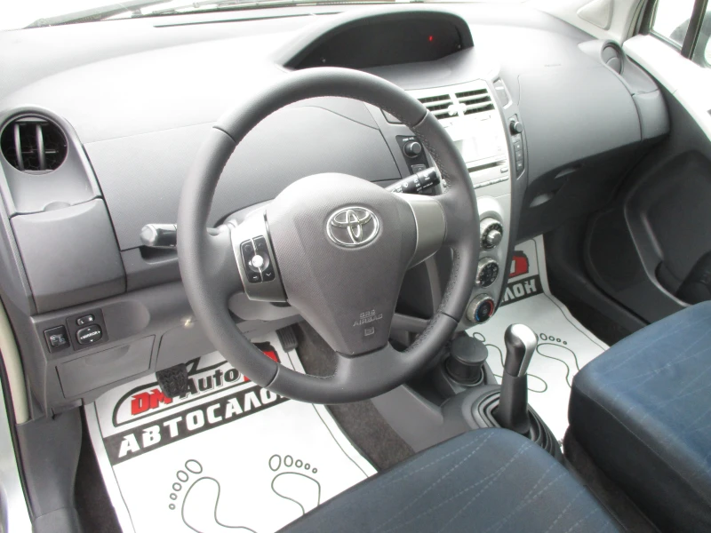 Toyota Yaris 1.3/БЕНЗИН/КАТО НОВА, снимка 10 - Автомобили и джипове - 49461644