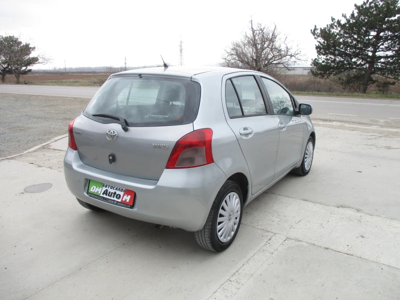 Toyota Yaris 1.3/БЕНЗИН/КАТО НОВА, снимка 4 - Автомобили и джипове - 49461644