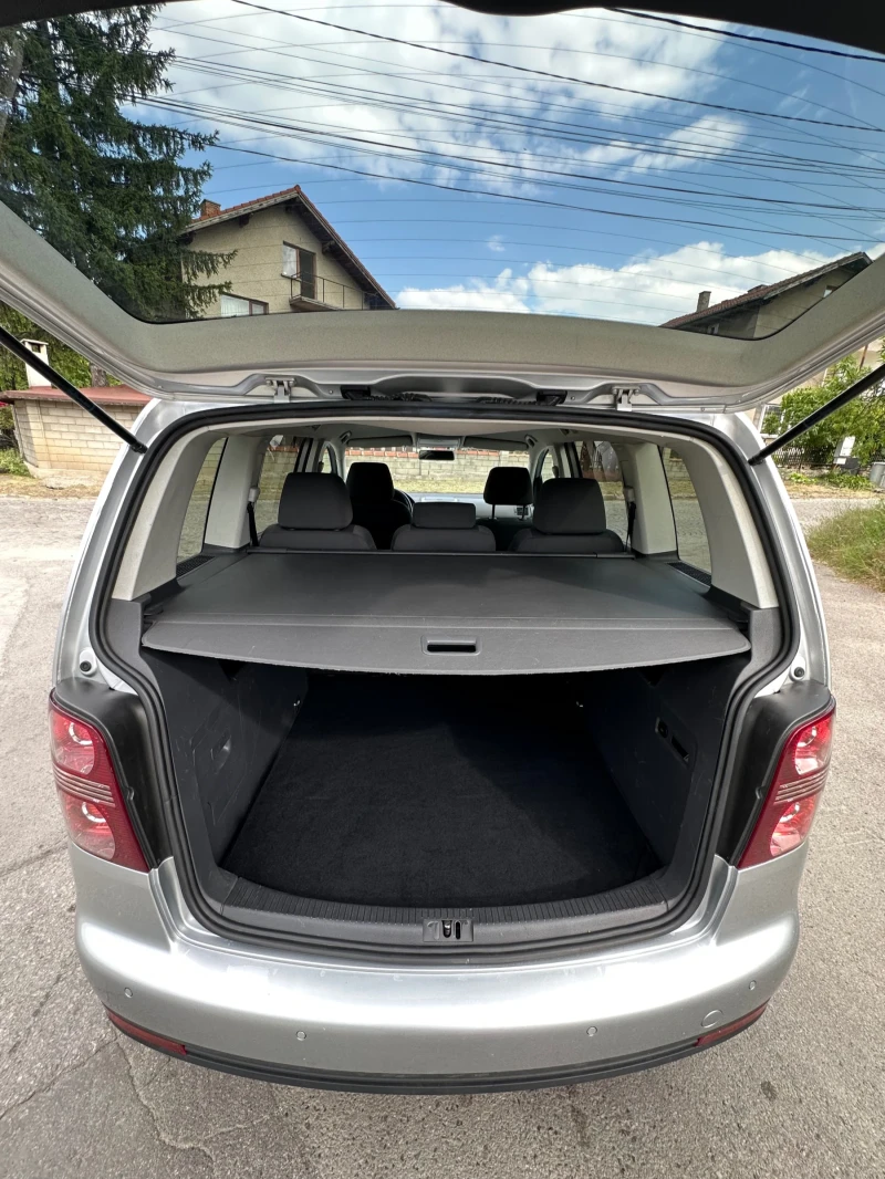 VW Touran 1.9 TDI 105 DSG, снимка 15 - Автомобили и джипове - 52569602