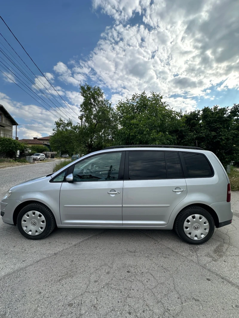 VW Touran 1.9 TDI 105 DSG, снимка 5 - Автомобили и джипове - 52569602