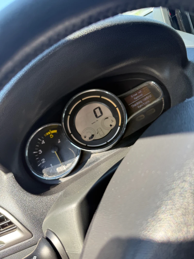 Renault Megane dCi, снимка 11 - Автомобили и джипове - 51673557