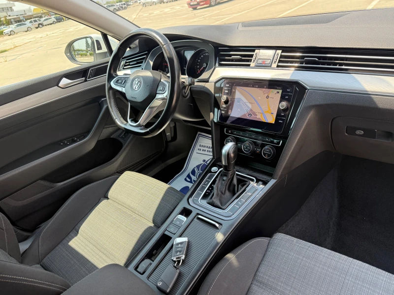 VW Passat 2.0///150p.s///Distronic///LED/CARPLAY/Lane-assist, снимка 10 - Автомобили и джипове - 51421565