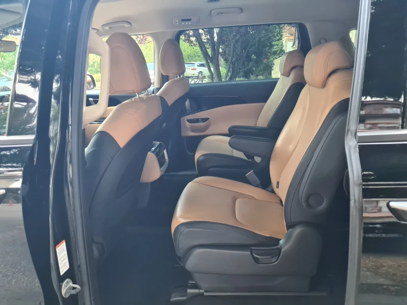 Kia Carnival 2.2 CRDI 202 к.с. 8+ 1, снимка 10 - Автомобили и джипове - 51672636