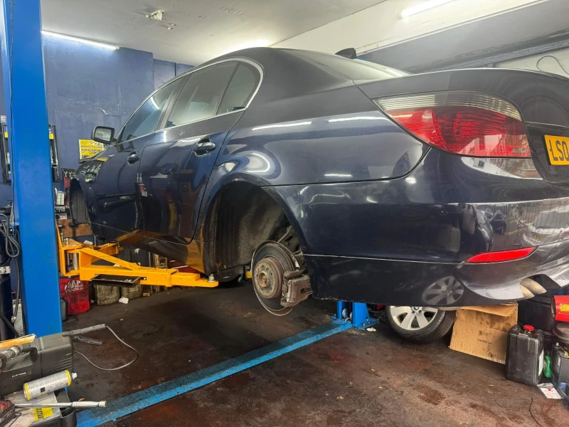 BMW 530, снимка 11 - Автомобили и джипове - 52327598