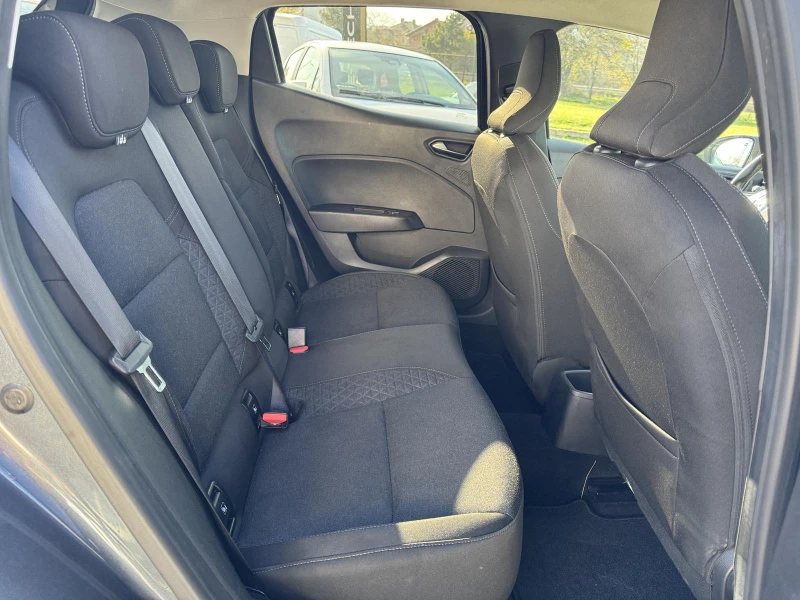 Renault Clio 1.0 Tce, снимка 10 - Автомобили и джипове - 52404004