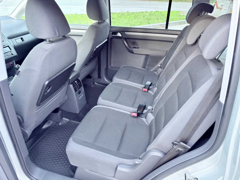 VW Touran 1.6TDI-105к.с.* 7Места* Euro5* ЛИЗИНГ* , снимка 8 - Автомобили и джипове - 52544702