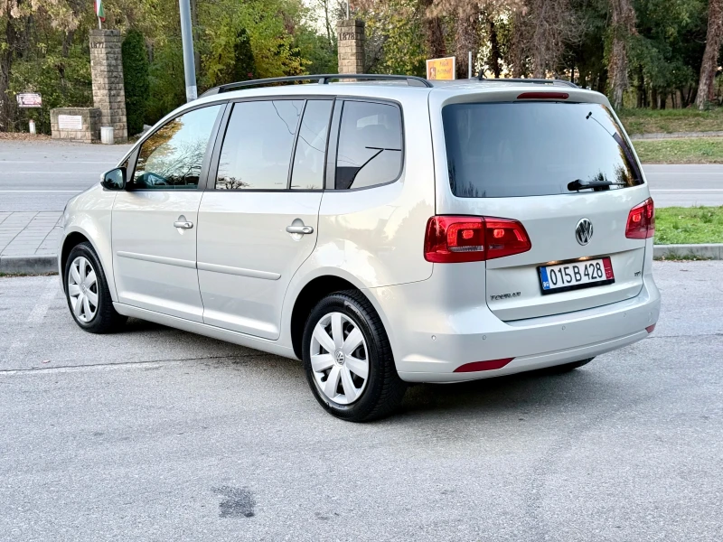 VW Touran 1.6TDI-105к.с.* 7Места* Euro5* ЛИЗИНГ* , снимка 2 - Автомобили и джипове - 52544702