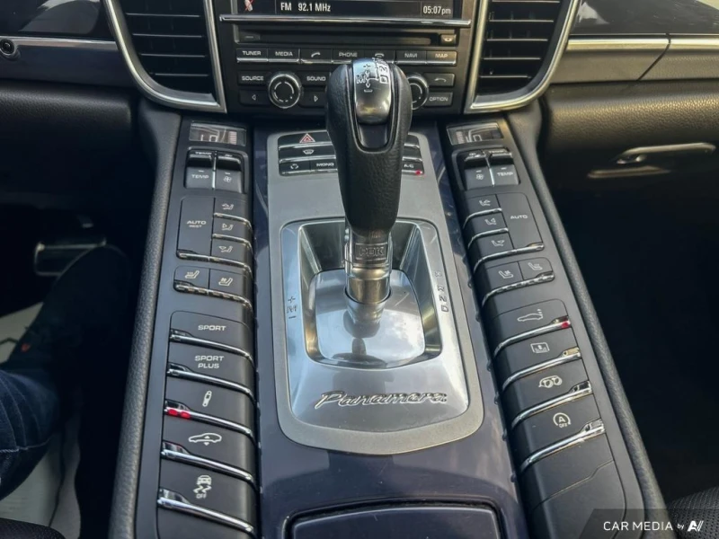 Porsche Panamera 4S * * БЕЗ ИНЦИДЕНТИ * * CARFAX * * АВТО КРЕДИТ * , снимка 12 - Автомобили и джипове - 53059109