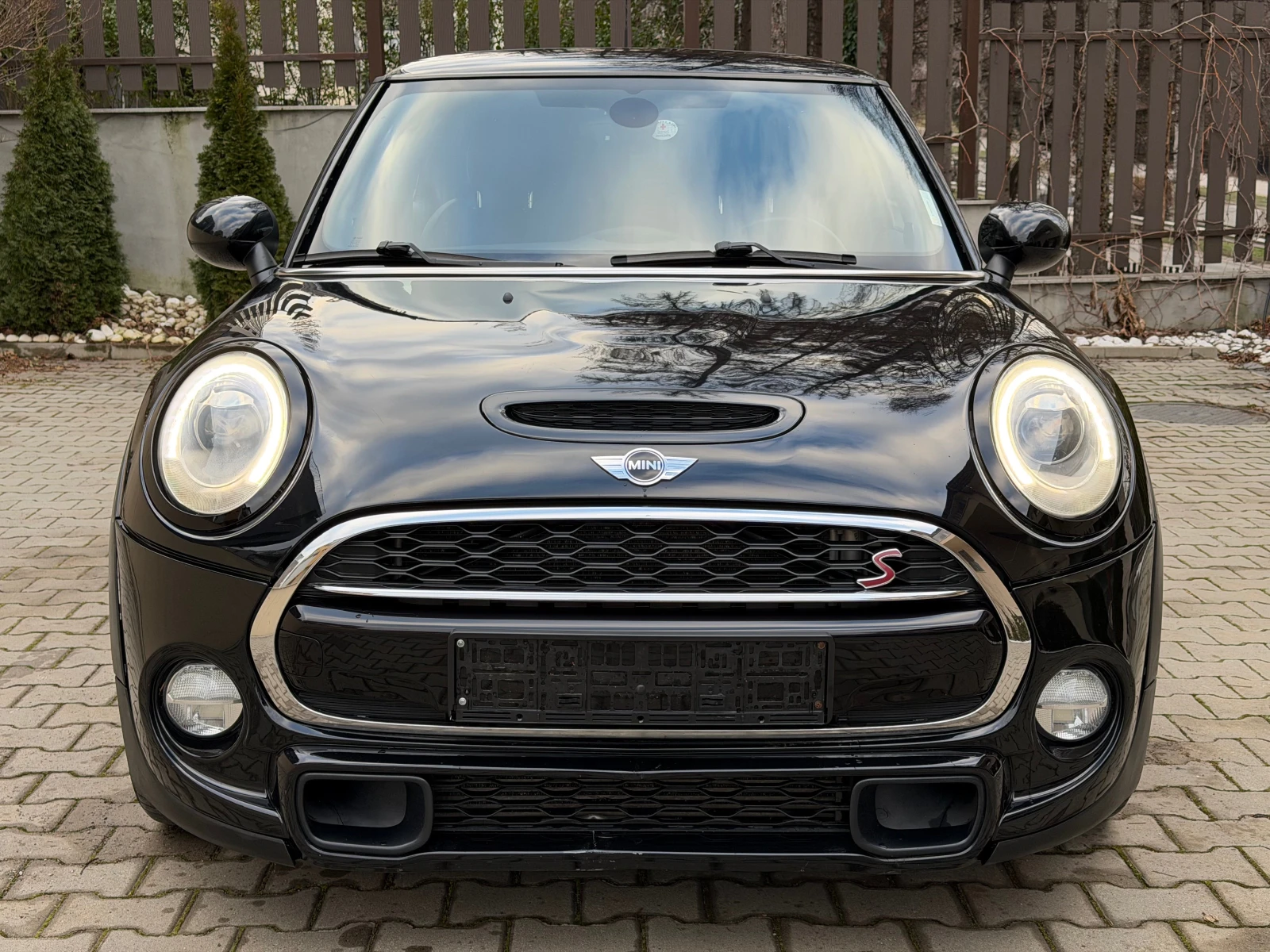 Mini Cooper s JOHN COOPER WORKS-PANO-NAVI-LED-HARMAN/CARDON* , снимка 1