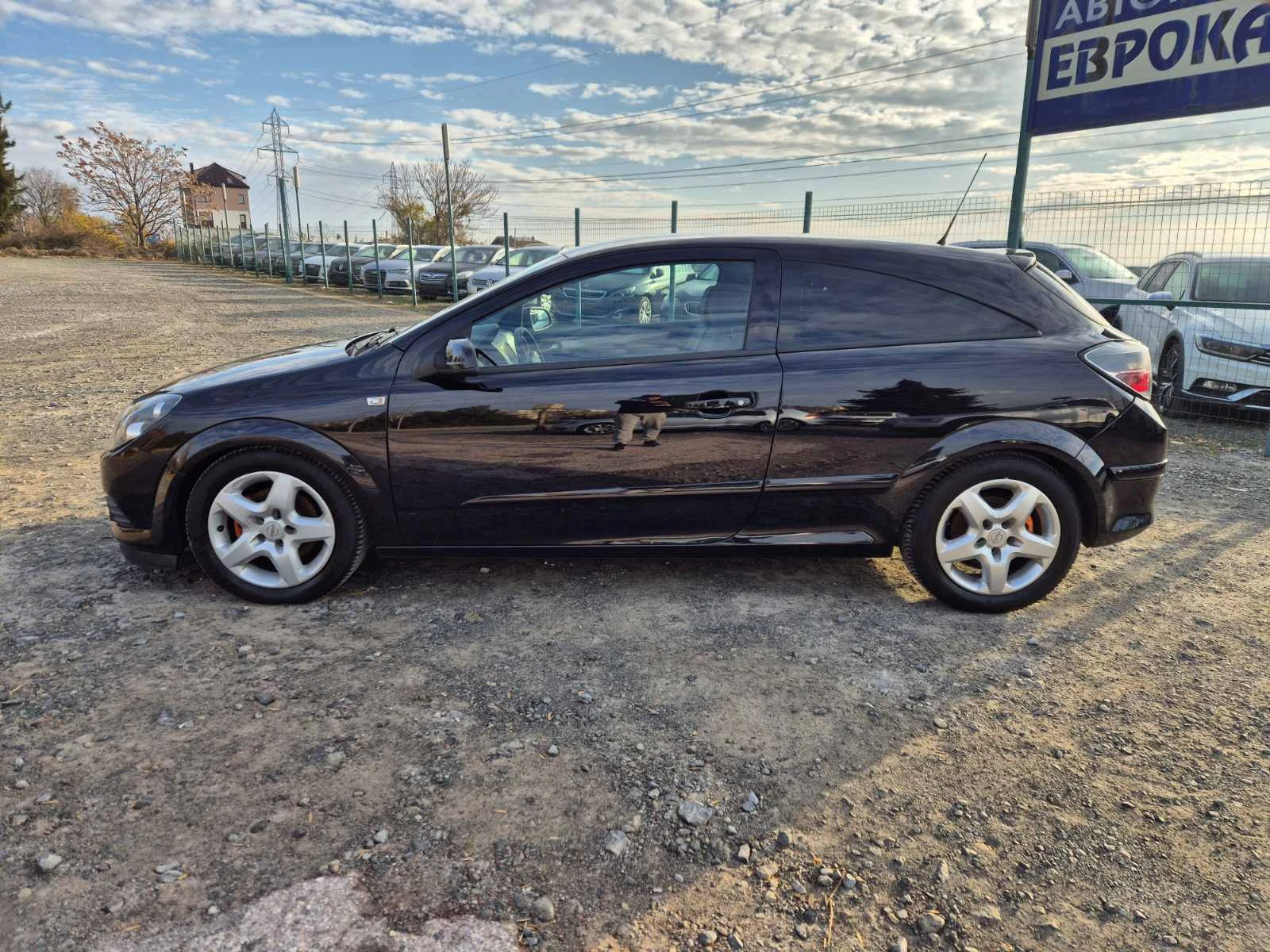 Opel Astra GTC 1.6i - изображение 2