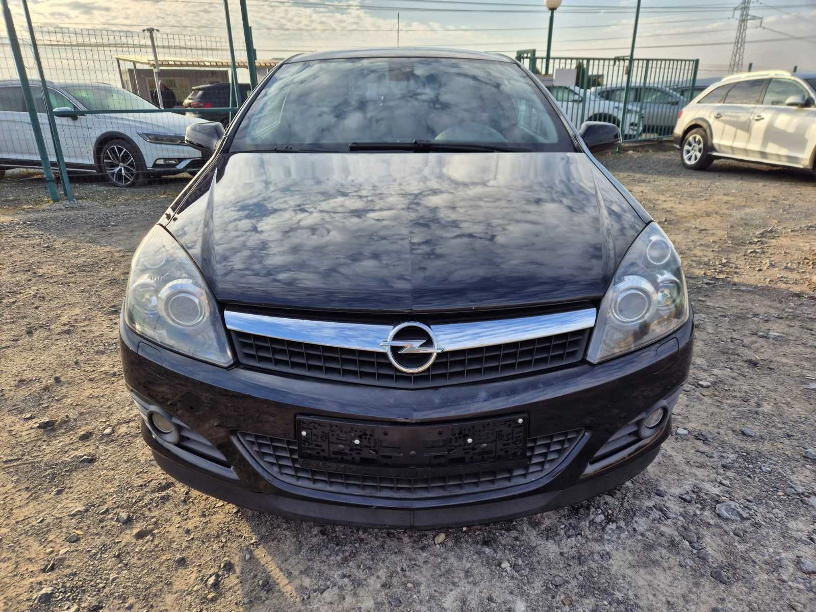 Opel Astra GTC 1.6i - изображение 8