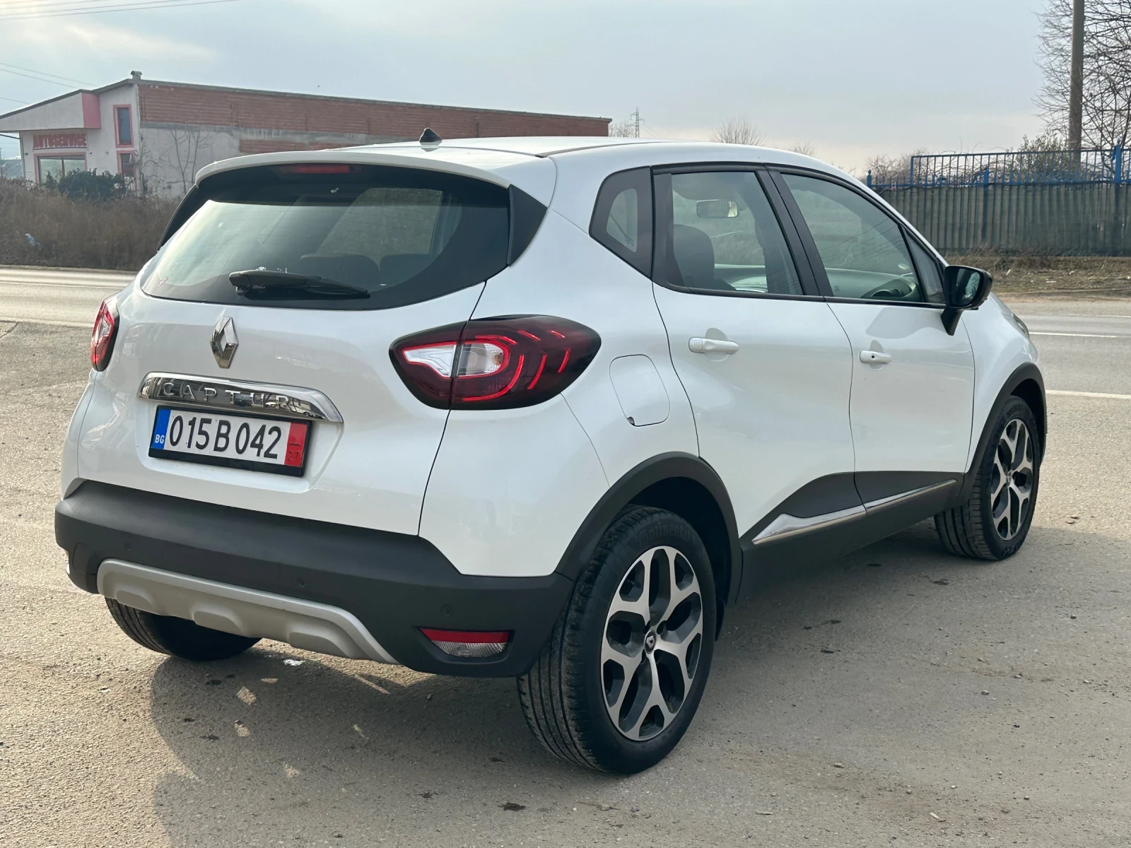 Renault Captur 1.5DCI AUTOMATIC INTENSE - изображение 4