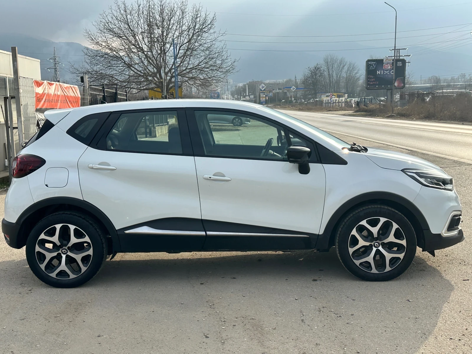 Renault Captur 1.5DCI AUTOMATIC INTENSE - изображение 7