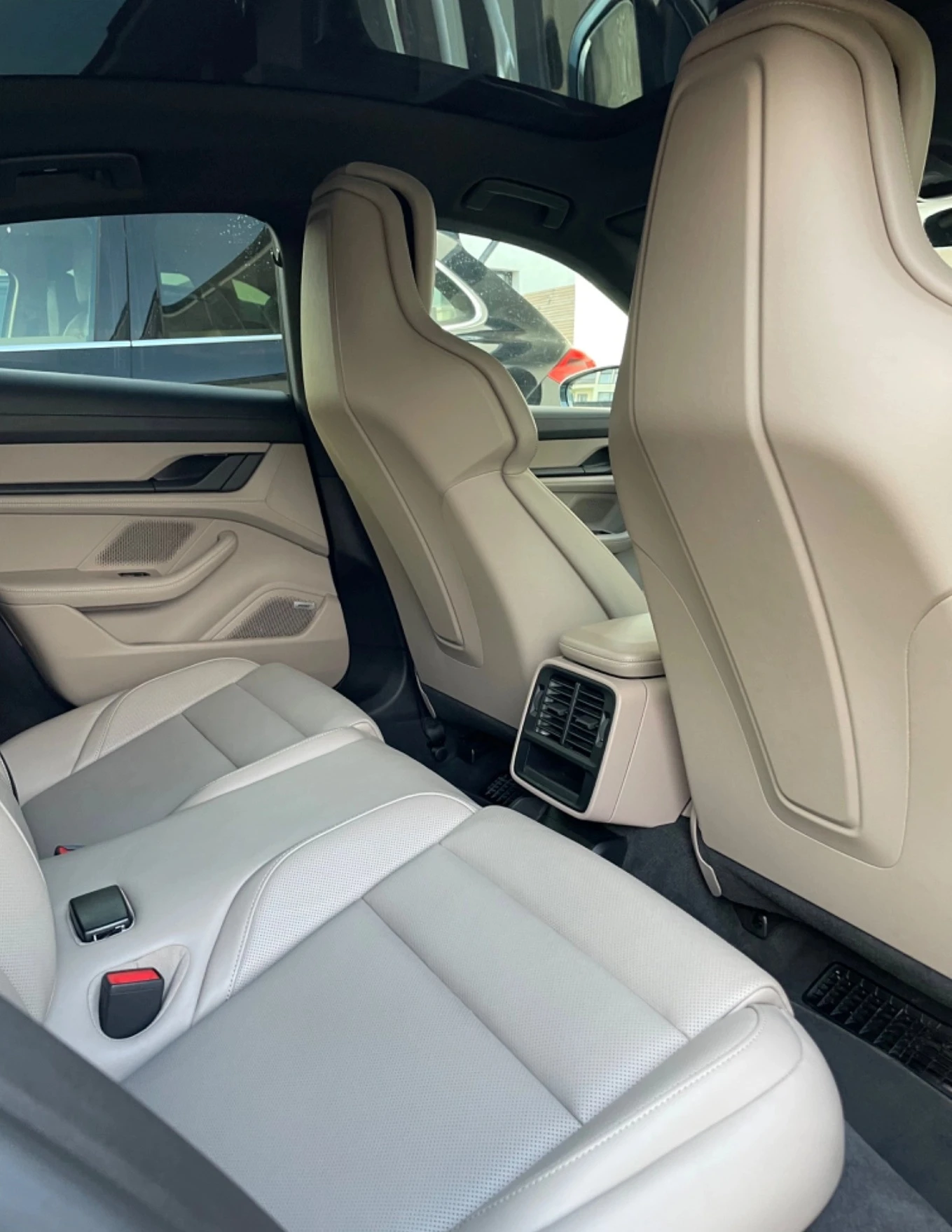 Porsche Taycan  - изображение 8