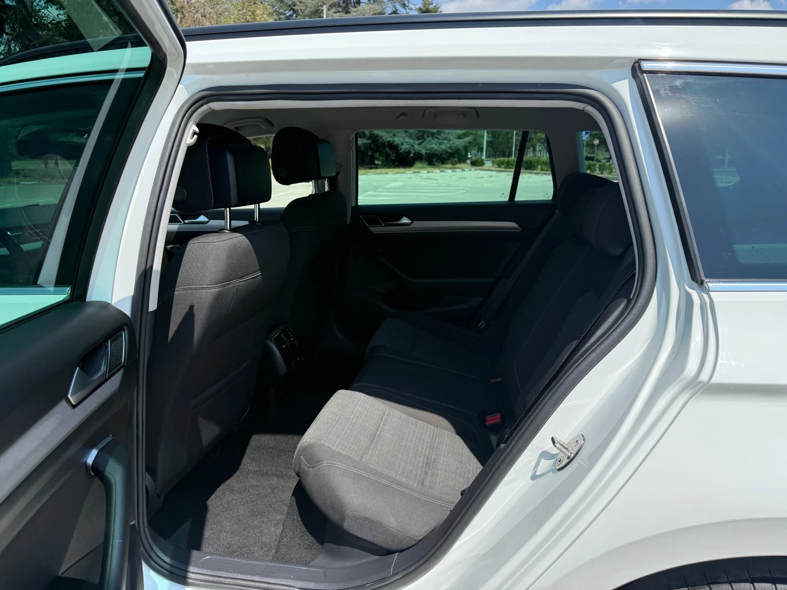 VW Passat 2.0///150p.s///Distronic///LED/CARPLAY/Lane-assist | Mobile.bg   12