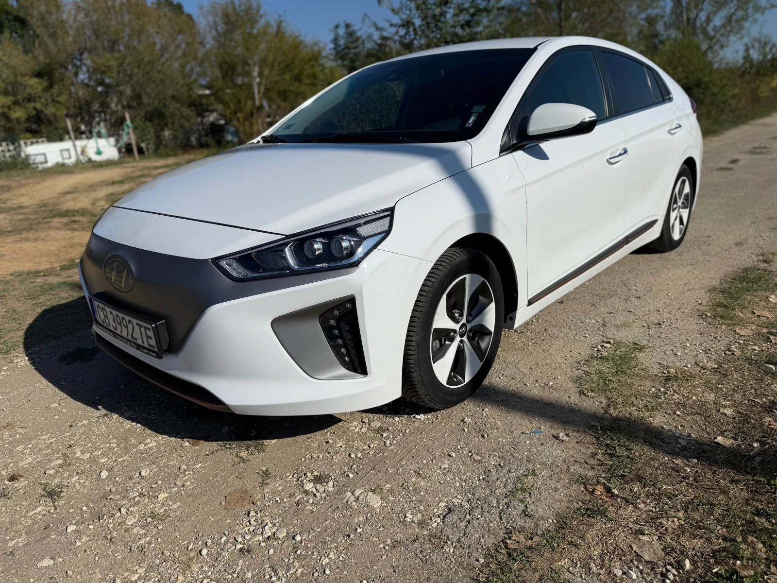 Hyundai Ioniq  - изображение 2