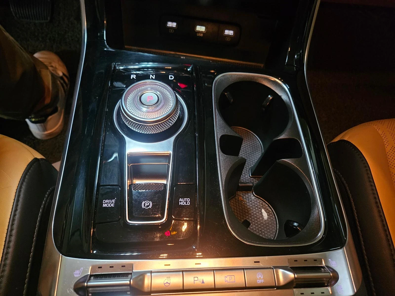 Kia Carnival 2.2 CRDI 202 �.�. 8+ 1 ������� ���� 04.03.2026�. | Mobile.bg � ����������� 11