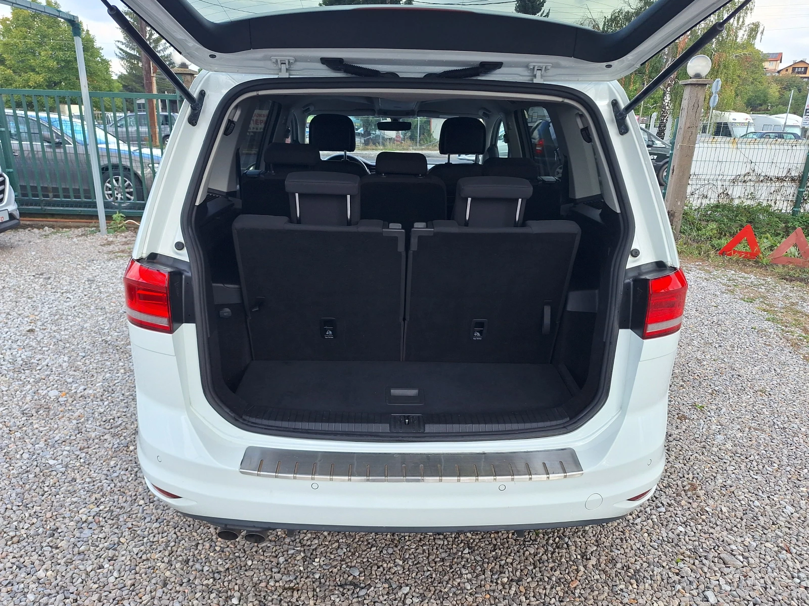 VW Touran 2.0tdi 150ks 7 mesten avtomat! - изображение 9