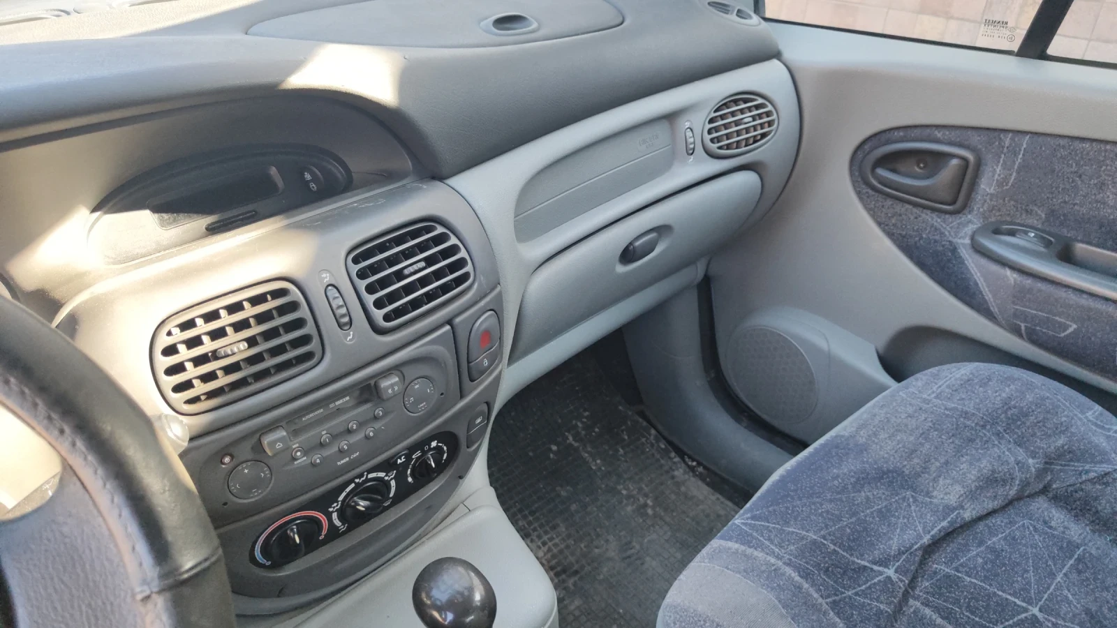 Renault Scenic, снимка 9 - Автомобили и джипове - 53746600