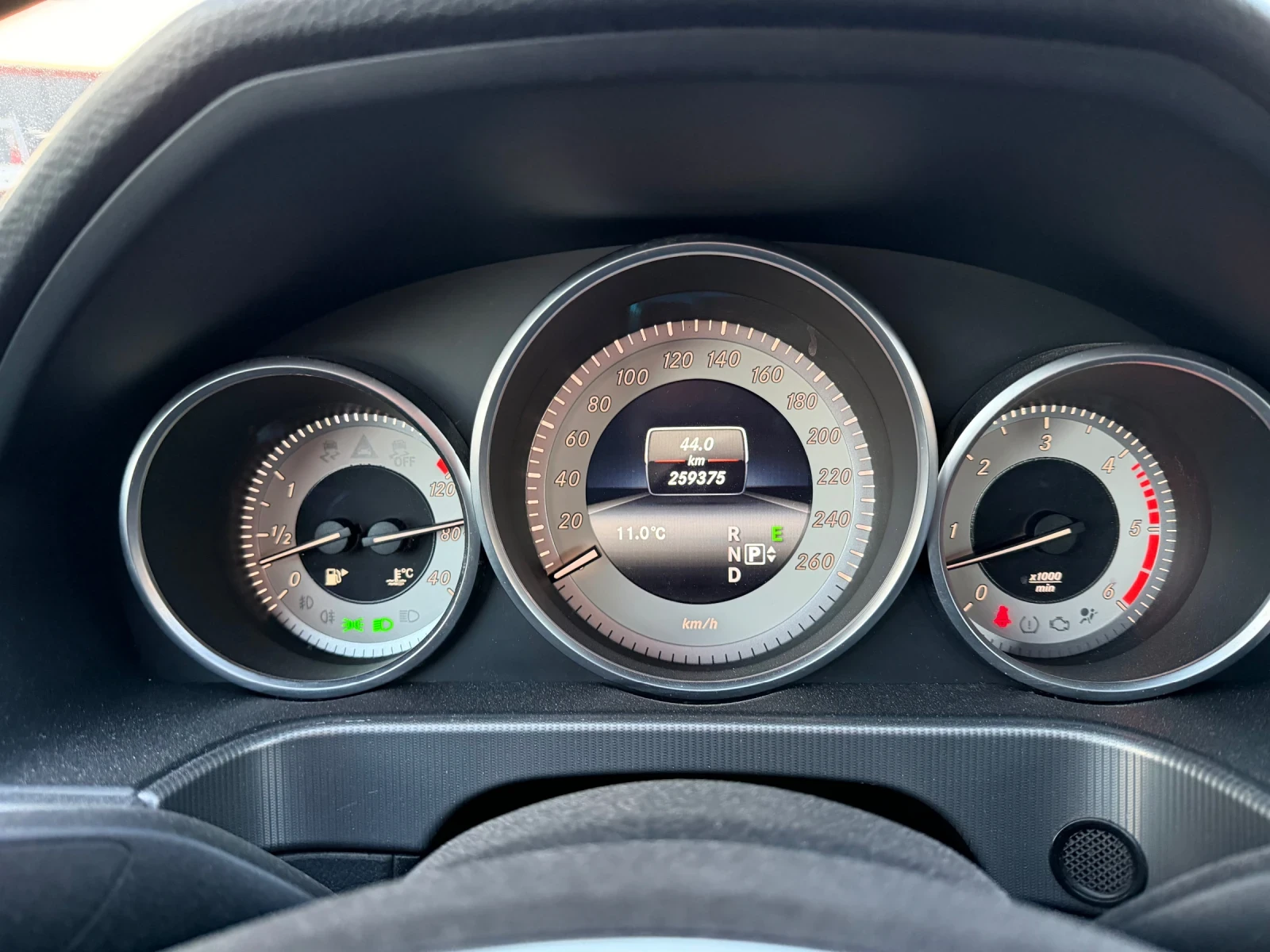 Mercedes-Benz E 350 4 MATIC = 252 ps = BLIND ASSIST = LINE ASSIST , снимка 11 - Автомобили и джипове - 53852255