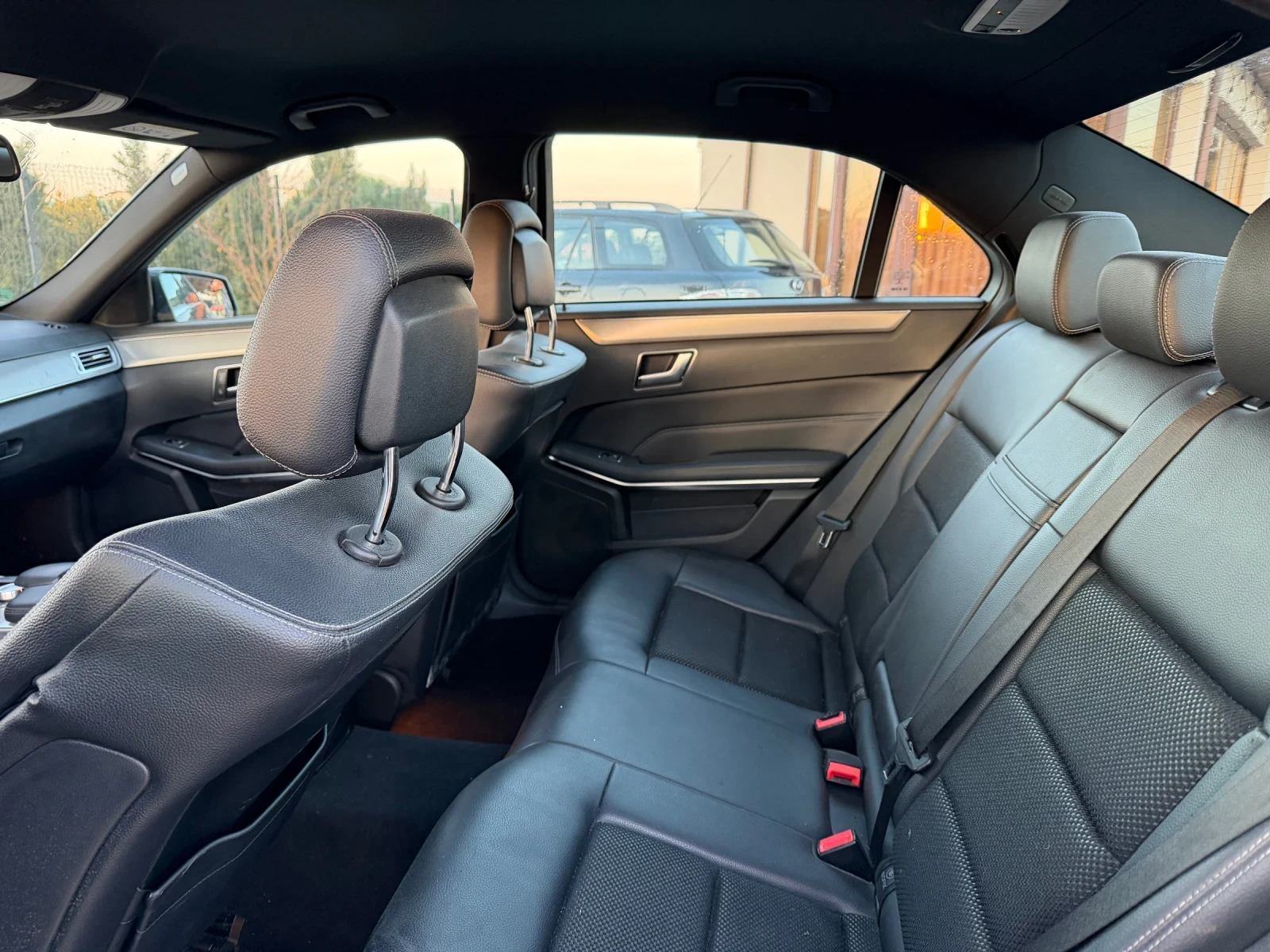 Mercedes-Benz E 350 4 MATIC = 252 ps = BLIND ASSIST = LINE ASSIST , снимка 10 - Автомобили и джипове - 53852255