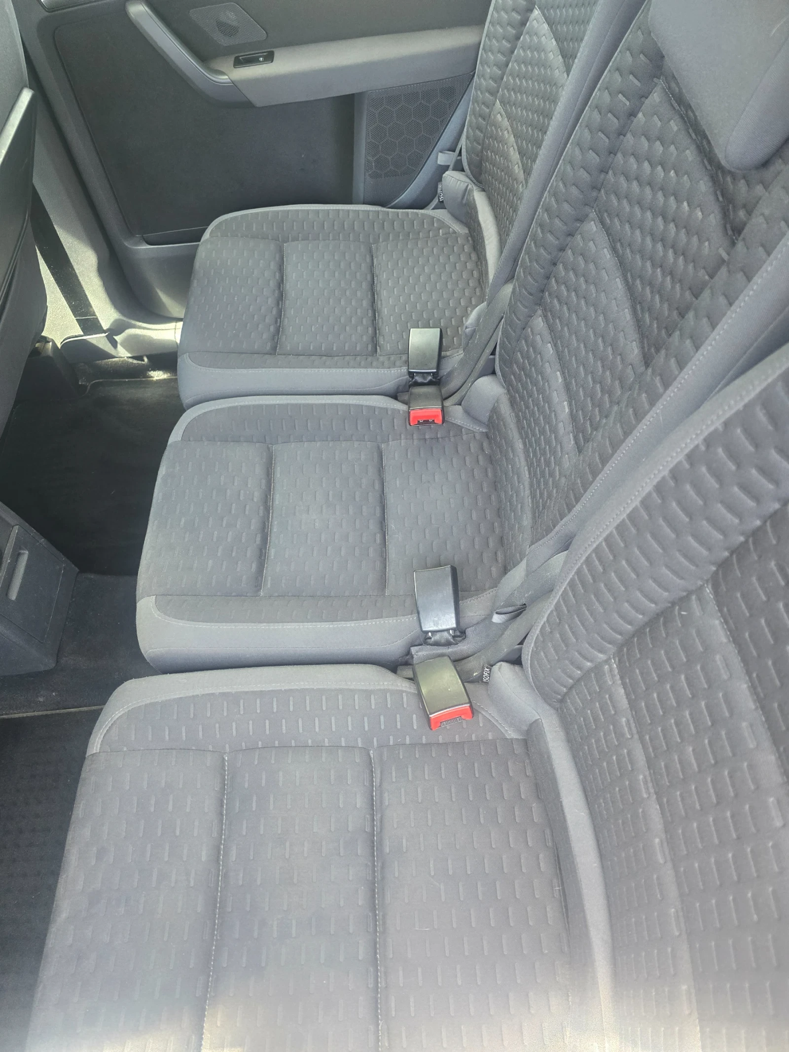 VW Touran, снимка 11 - Автомобили и джипове - 54053215