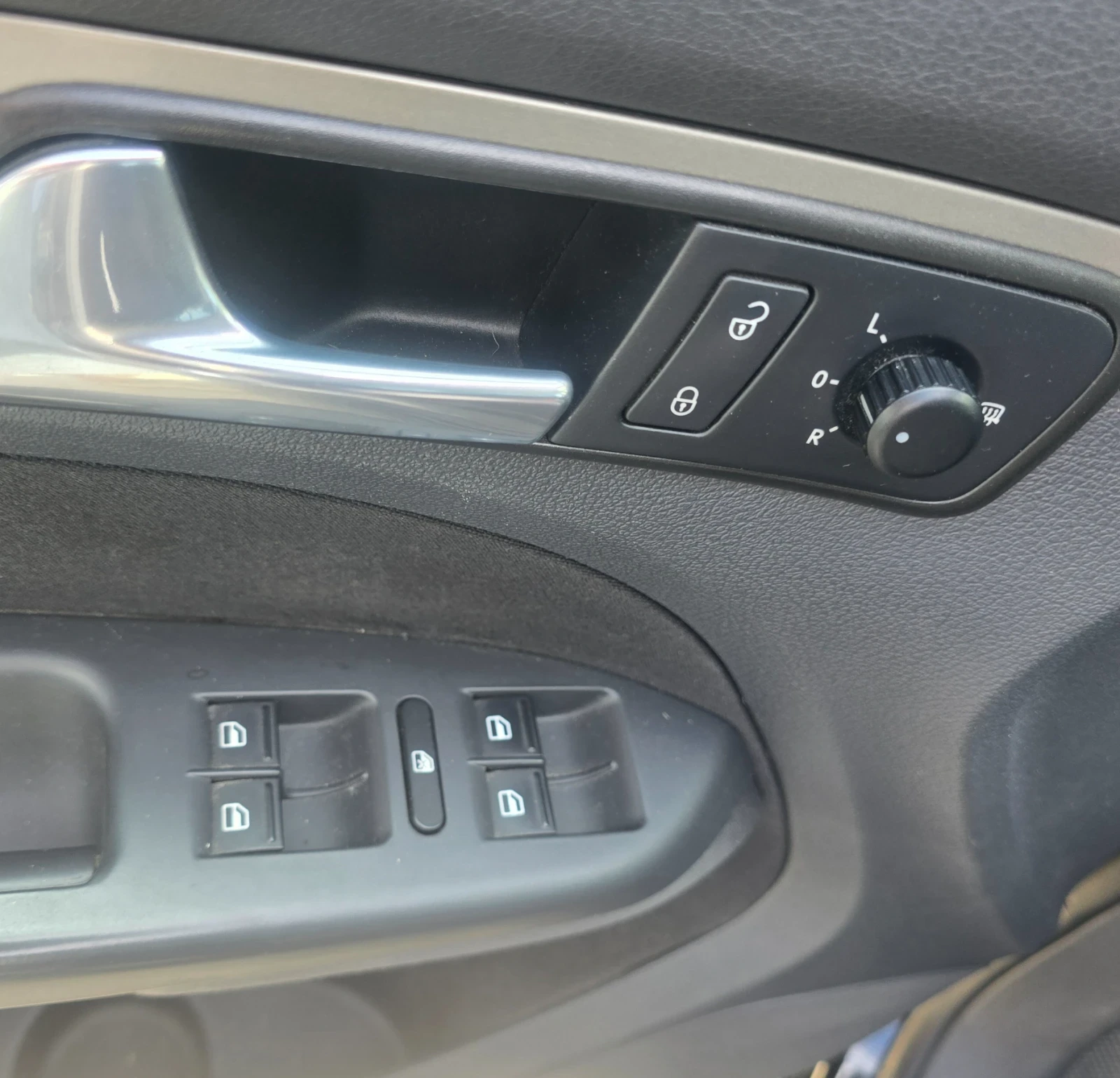 VW Touran, снимка 7 - Автомобили и джипове - 54053215