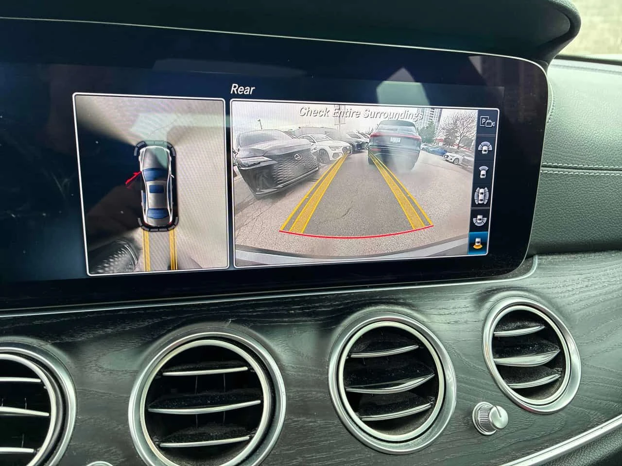 Mercedes-Benz E 400 * CARFAX * ПАНОРАМА * 360 КАМЕРА * ОБДУХВАНЕ * , снимка 12 - Автомобили и джипове - 54225214