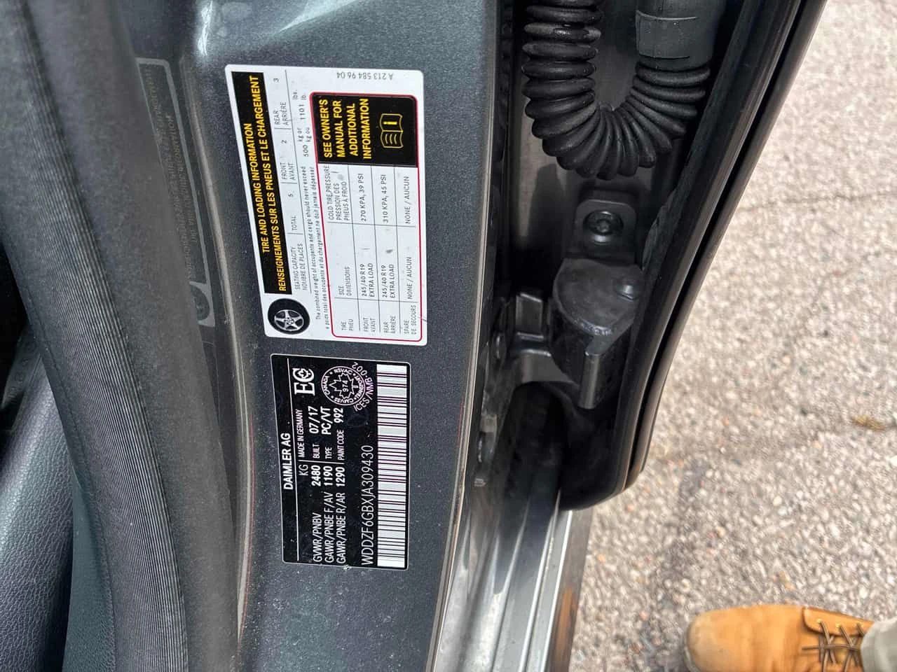 Mercedes-Benz E 400 * CARFAX * ПАНОРАМА * 360 КАМЕРА * ОБДУХВАНЕ * , снимка 10 - Автомобили и джипове - 54225214