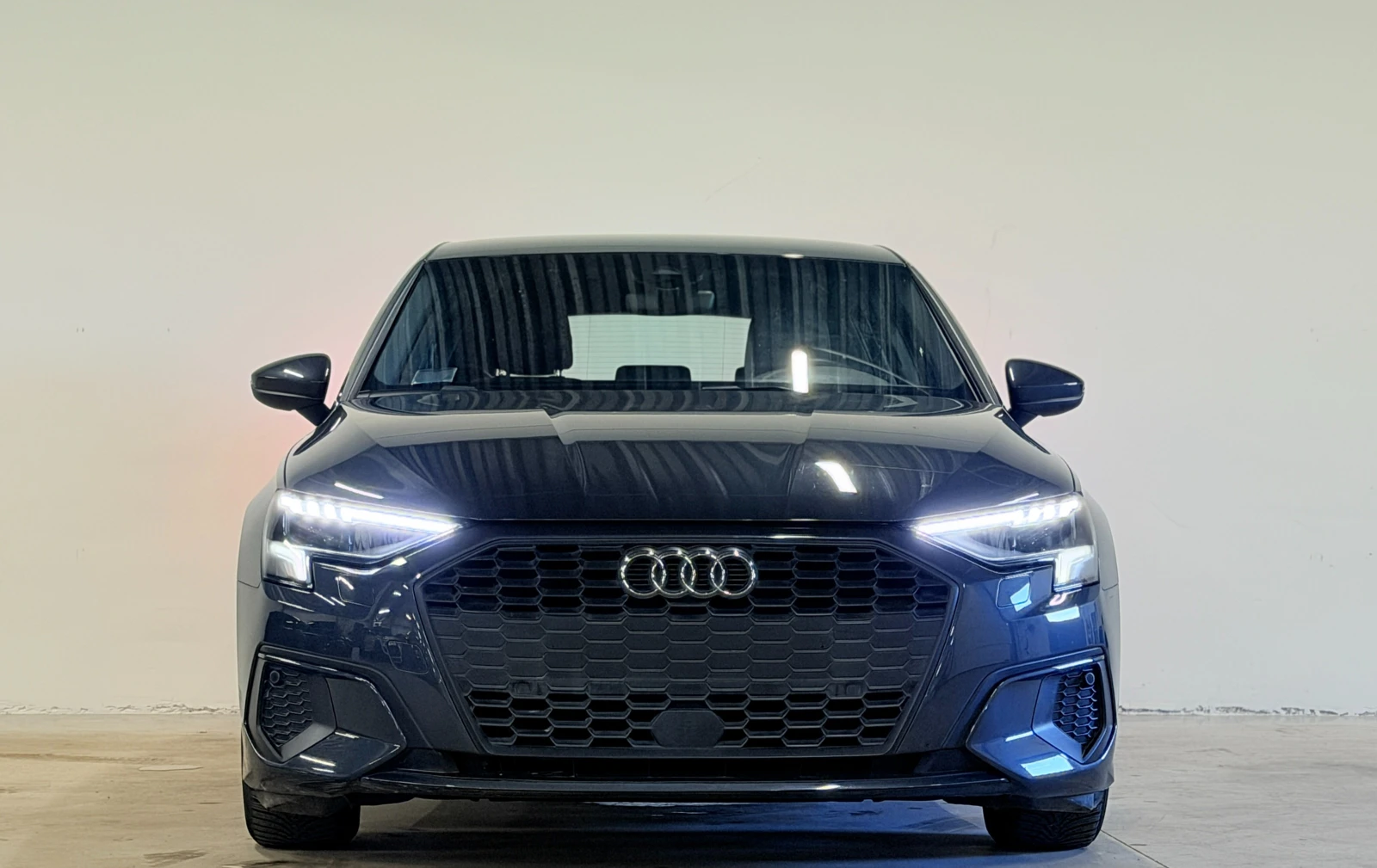 Audi A3  Sportback 35 TDI Business, снимка 3 - Автомобили и джипове - 54464160