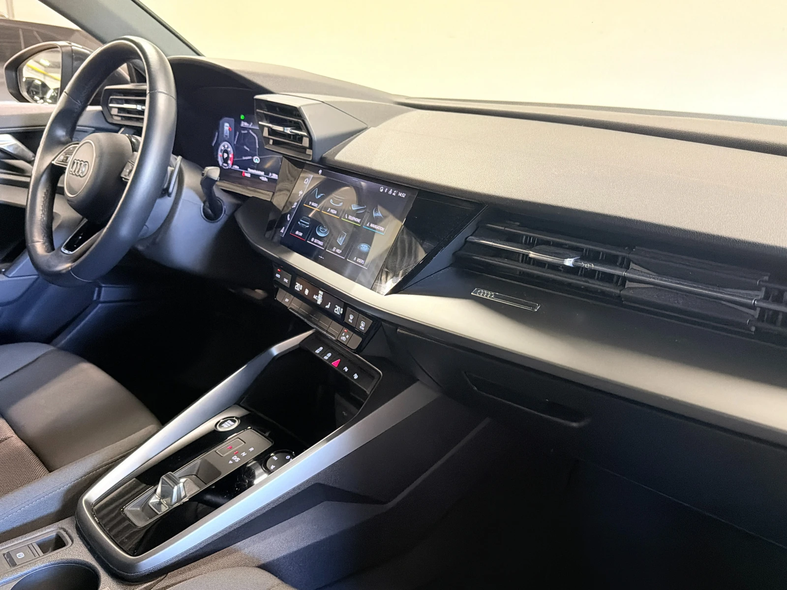 Audi A3  Sportback 35 TDI Business, снимка 11 - Автомобили и джипове - 54464160