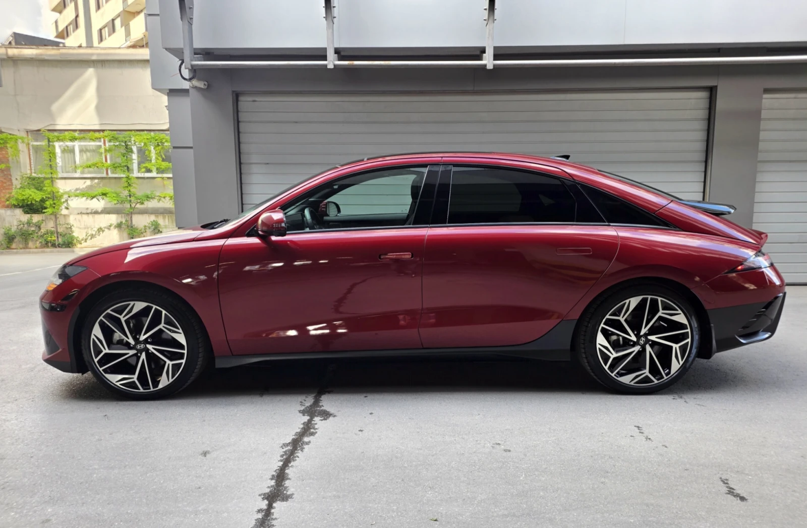 Hyundai Ioniq 6 Ultimate PACKET* 77kWh* BOSE* PANO* 360* Head-Up* , снимка 2 - Автомобили и джипове - 54876816