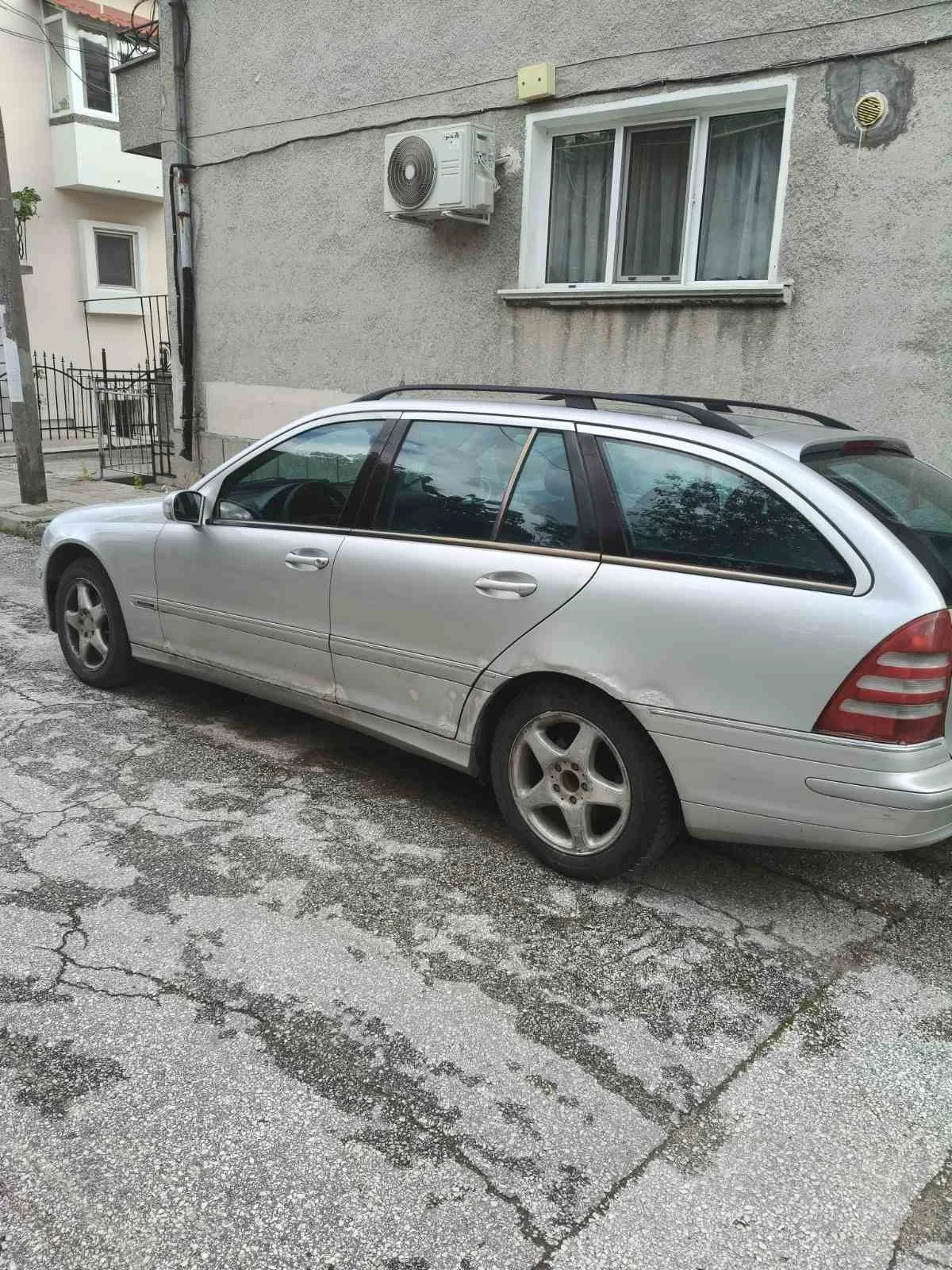 Mercedes-Benz C 200 Kompressor, снимка 3 - Автомобили и джипове - 54983136