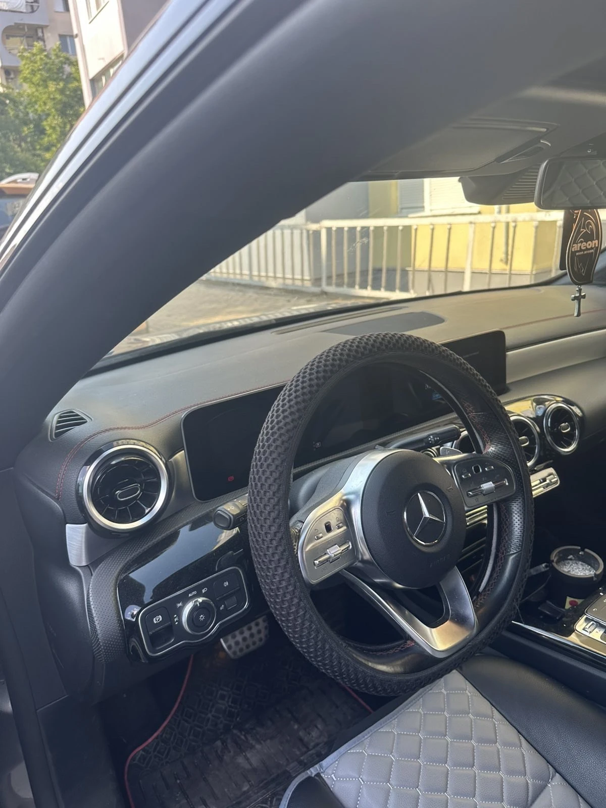 Mercedes-Benz CLA 180 БАРТЕР, снимка 3 - Автомобили и джипове - 55299645