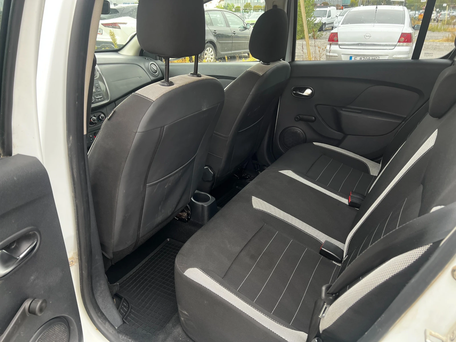 Dacia Sandero Stepway, снимка 12 - Автомобили и джипове - 56266530